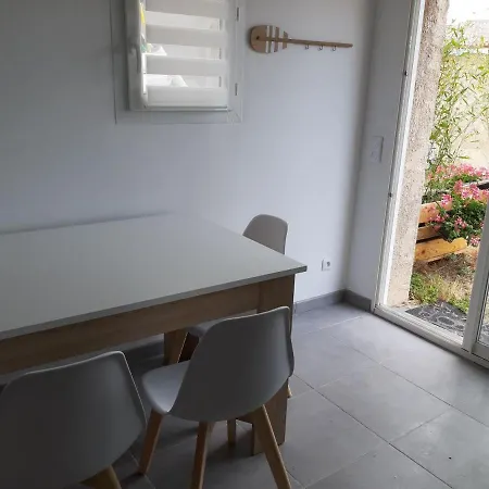 فندق مبيت وإفطار La Casita Serignanaise - T2 - Clim - Jardin 3*