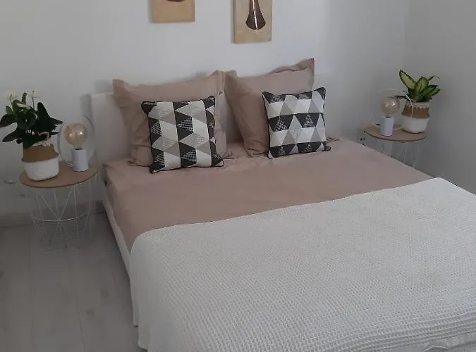 La Casita Serignanaise - T2 - Clim - Jardin فندق مبيت وإفطار Sérignan