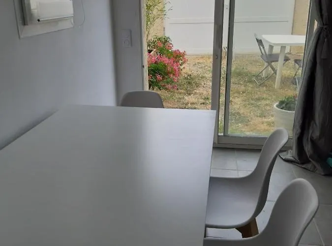 La Casita Serignanaise - T2 - Clim - Jardin فندق مبيت وإفطار